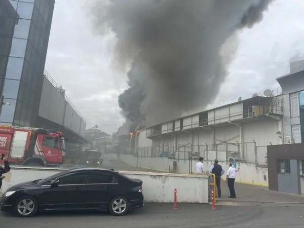 İstanbul Sancaktepe'de soğuk hava deposunda yangın çıktı!